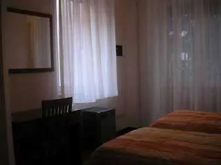 Sant Agostino Rooms Milan 0*,